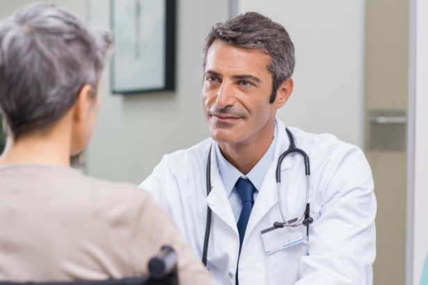 O Instituto IBDSocial destaca que a educação continuada mantém profissionais atualizados, fortalecendo a qualidade e a eficiência no cuidado.