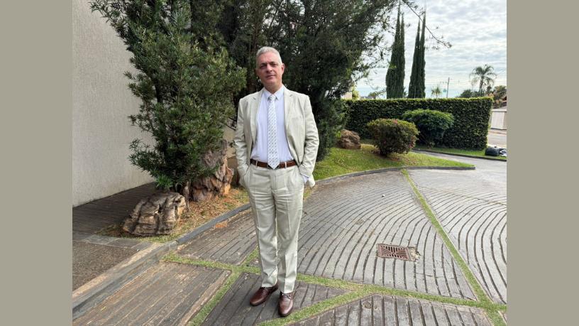 Leonardo Manzan esclarece as diferenças práticas entre ISS e ICMS e seus impactos no setor de serviços e comércio.