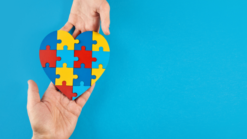 Pequenas diferenças sociais, sensoriais e comportamentais podem indicar TEA leve e merecem atenção precoce, tema analisado por Alexandre Costa Pedrosa.