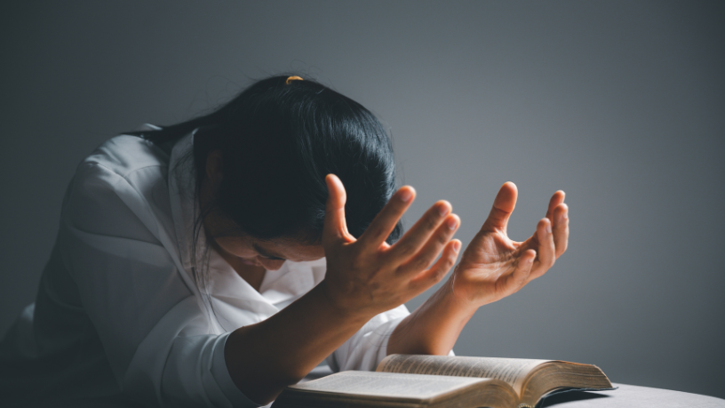 Uma reflexão de Jose Eduardo De Oliveira e Silva sobre a Providência divina diante do mal, oferecendo um realismo que acolhe e consola sem ignorar o sofrimento.