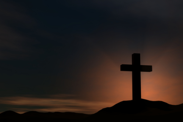 Jose Eduardo De Oliveira e Silva explora o problema do mal e o mistério da Providência divina, mostrando um realismo que consola sem negar a dor.