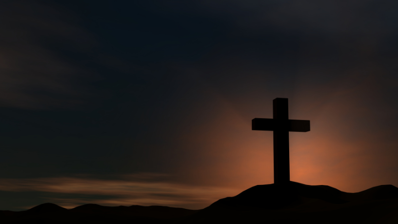 Jose Eduardo De Oliveira e Silva explora o problema do mal e o mistério da Providência divina, mostrando um realismo que consola sem negar a dor.