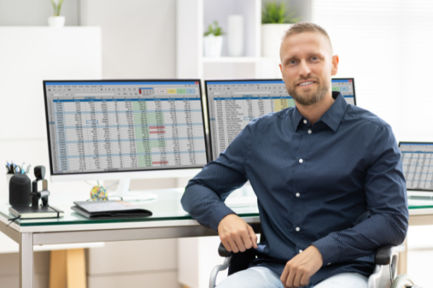 Gestão aplicada ao mundo tecnológico mostra quando o administrador deixa de apenas gerir e passa a inovar, destaca Vitor Barreto Moreira.