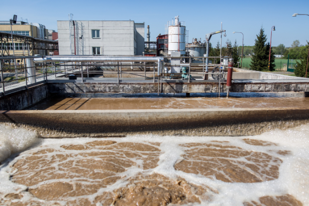 Entenda como o tratamento de esgoto funciona e por que é indispensável para a saúde pública, com a análise de Diego Borges ao longo deste artigo.